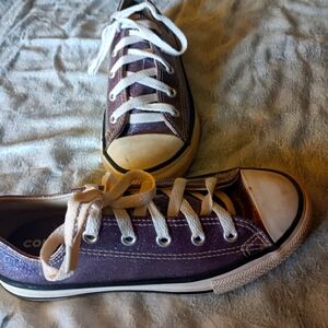 Child's CONVERSE ALL STAR PURPLE GLITTERY TENNIS SHOES. SIZE GIRLS 2. VERY NICE